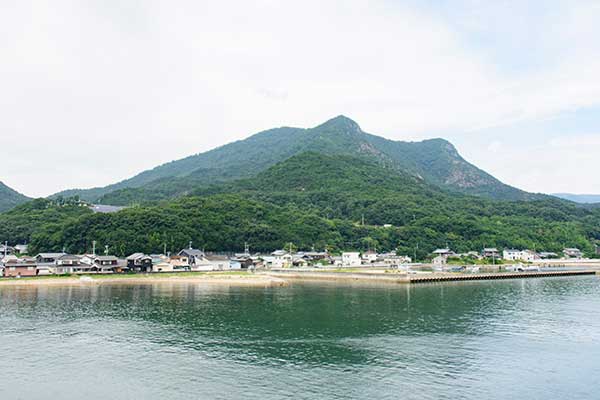 瀬戸内海に浮かぶ小豆島