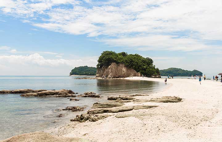 瀬戸内海に浮かぶ小豆島