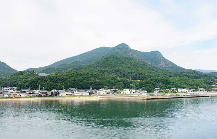 瀬戸内海に浮かぶ小豆島